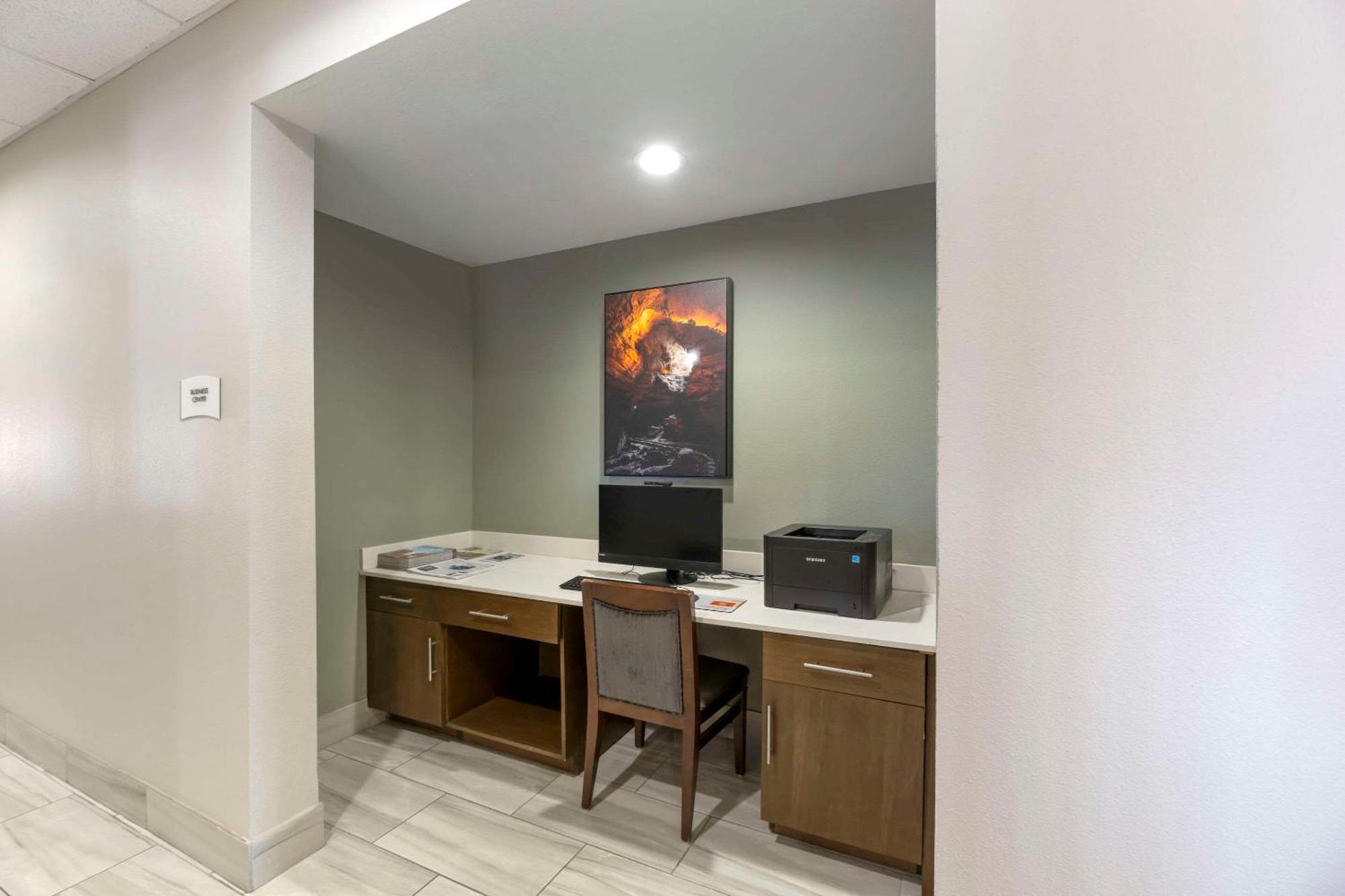 Quality Inn & Suites Carlsbad Caverns Area Buitenkant foto