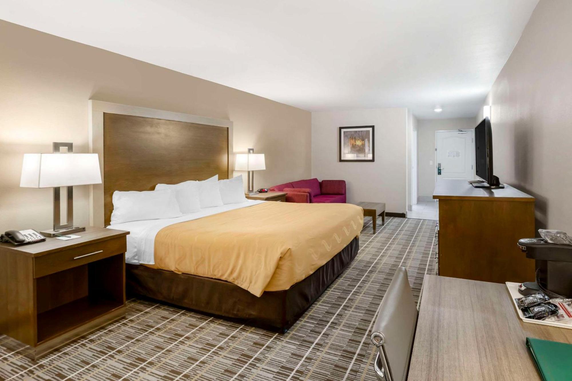 Quality Inn & Suites Carlsbad Caverns Area Buitenkant foto