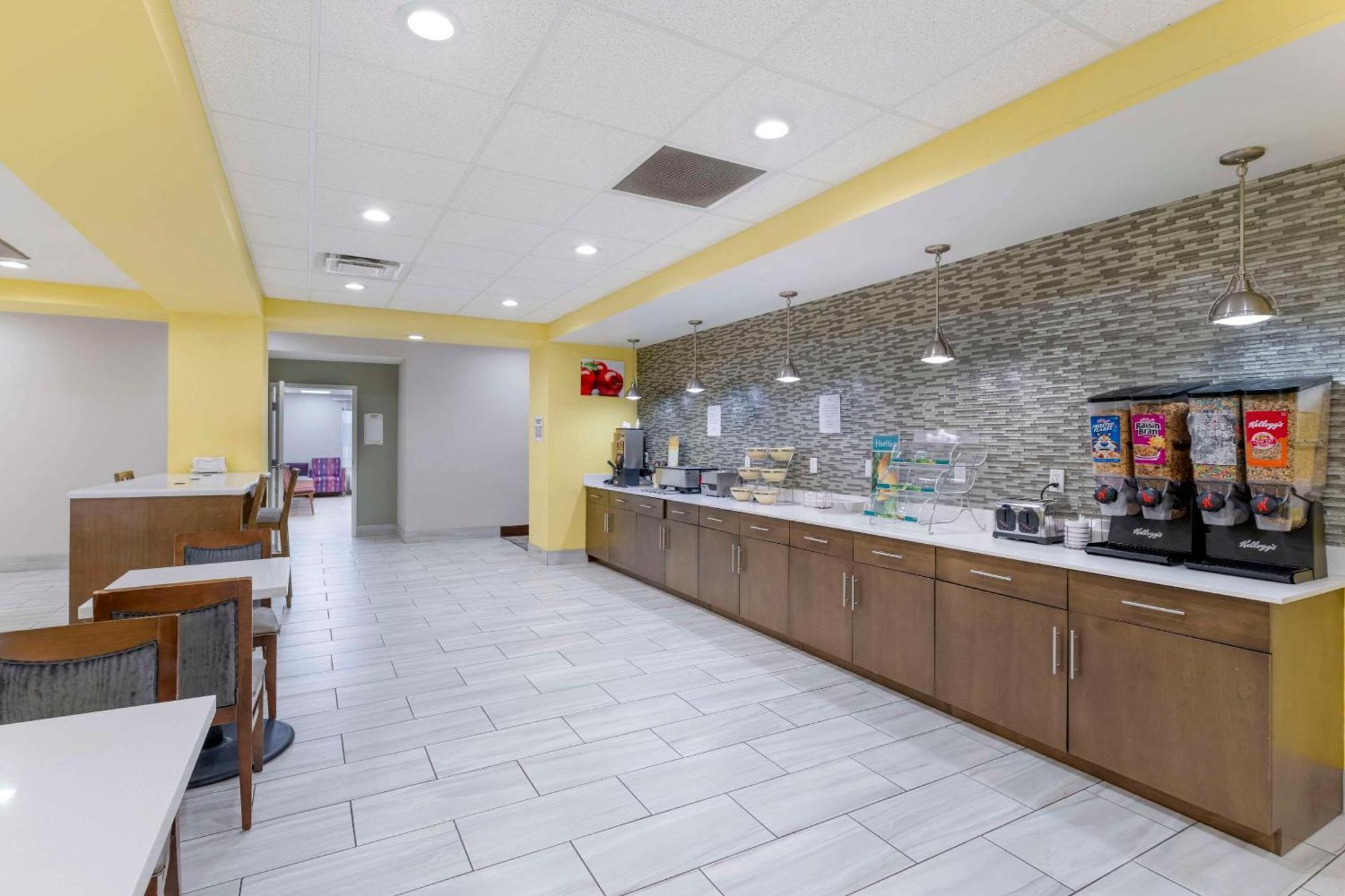Quality Inn & Suites Carlsbad Caverns Area Buitenkant foto