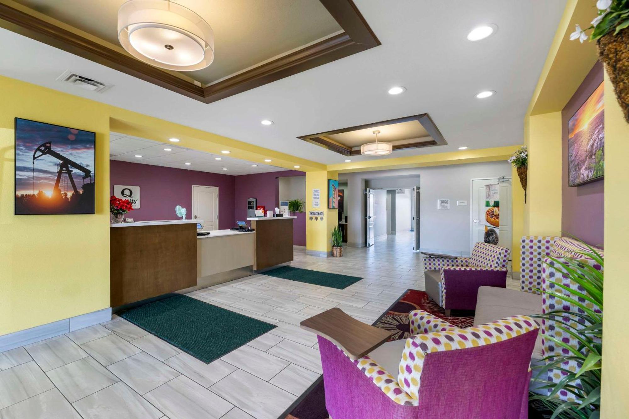 Quality Inn & Suites Carlsbad Caverns Area Buitenkant foto