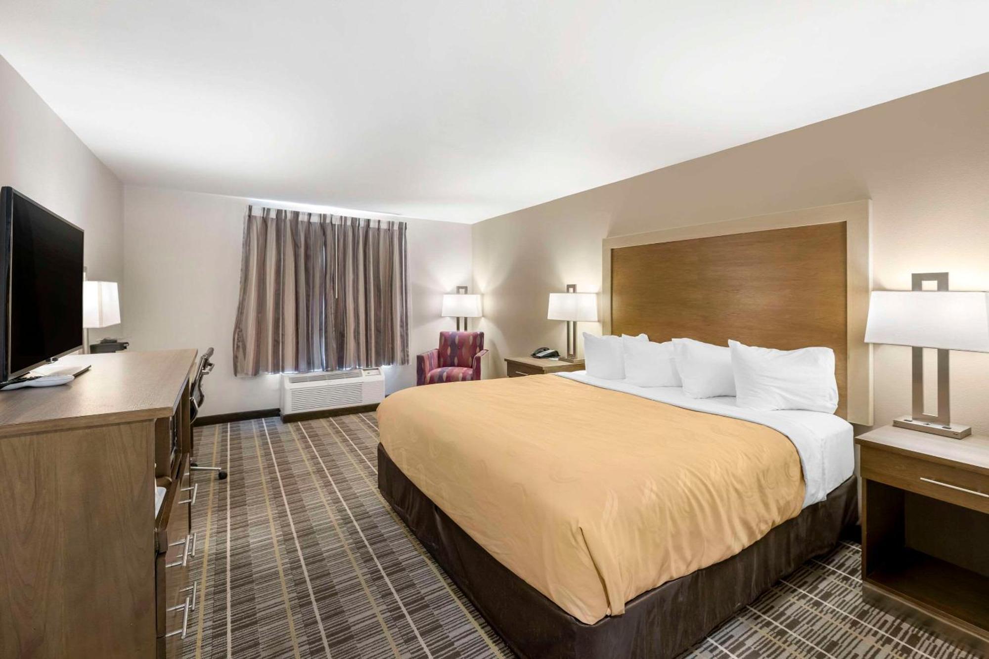 Quality Inn & Suites Carlsbad Caverns Area Buitenkant foto